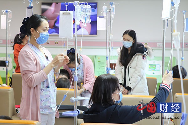 北京东区儿童医院:今冬儿童肺炎高发 62%患儿因为肺炎住院治疗