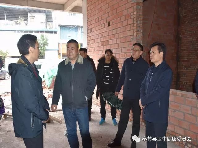 县政府副县长于潜赴康坪乡督查农村改厕工作