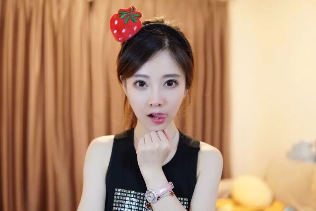 就在今儿,二十八岁生日快乐,牌面直播_冯提莫