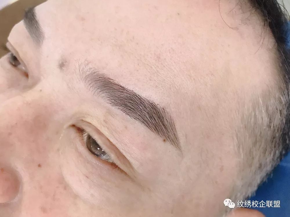 男士纹眉是一种什么感受帅气逼人