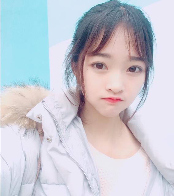 次惑小仙女称收情书收到手软?本以为是吹牛,看到17岁照脸好疼!