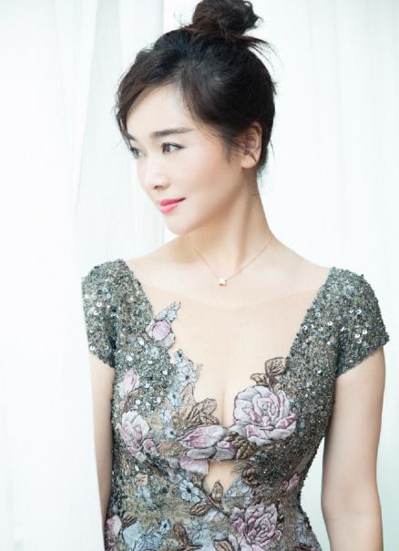 阳光灿烂的日子电影左小青 99b5ff1b8e50481284b538575ddff40b.jpeg