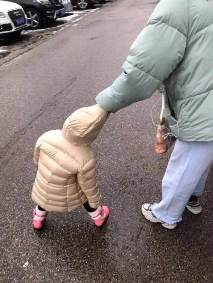 10大糗图:你永远不知道别人是怎么玩丝袜的