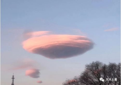 今早出现的 飞碟云 ,您看见了吗