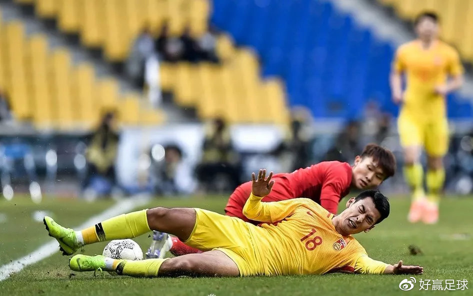 张稀哲点球破门！国足2-0中国香港，李铁：带着一场胜利回家