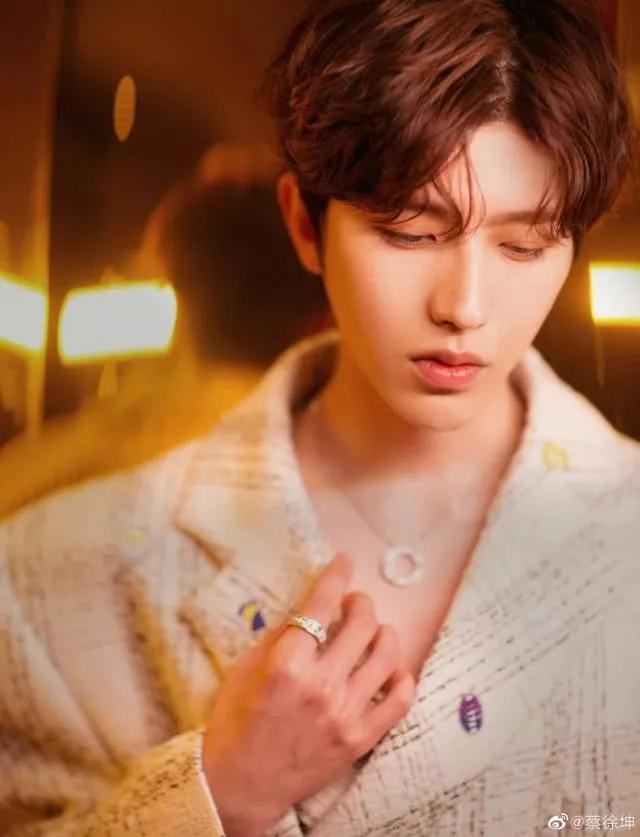 吴亦凡被曝插刀蔡徐坤?B站高管称吴亦凡团队