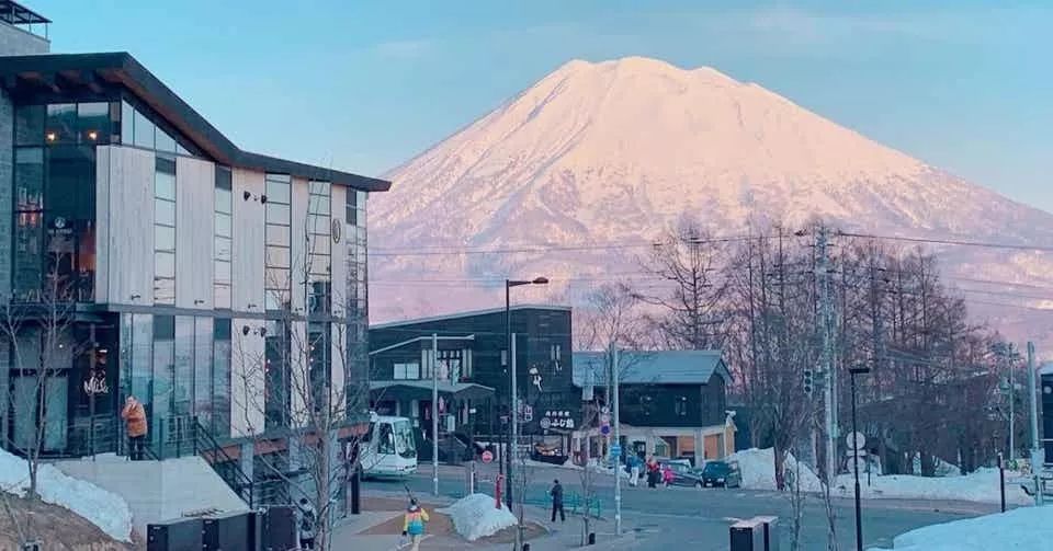 北海道二世谷成日本人的"悲惨世界"!日本人只能在这里