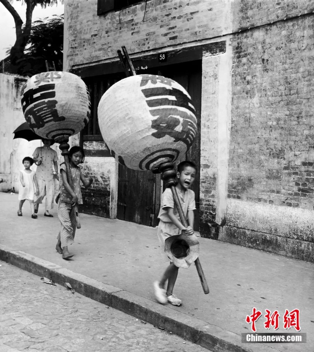 习近平:香港、澳门事务用不着任何外部势力指