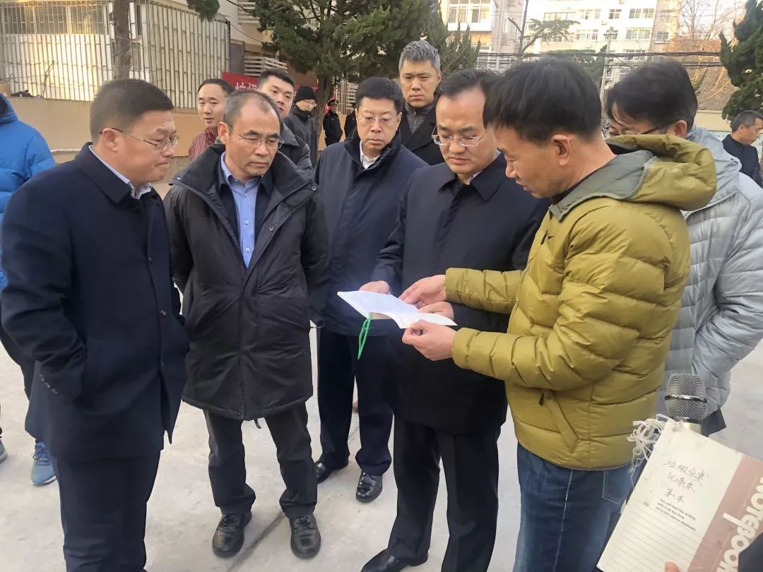 国家住建部建设司副司长张乐群深入香港中路街道调研垃圾分类工作