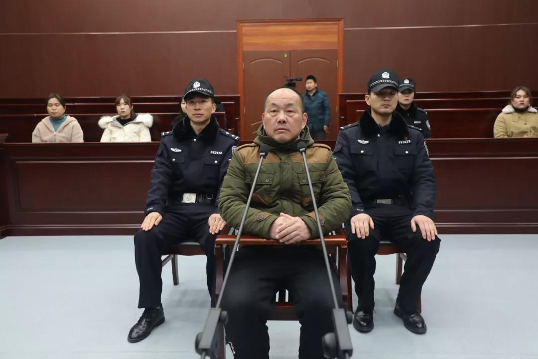 安徽省投资集团原总经理张春雷一审获刑8年