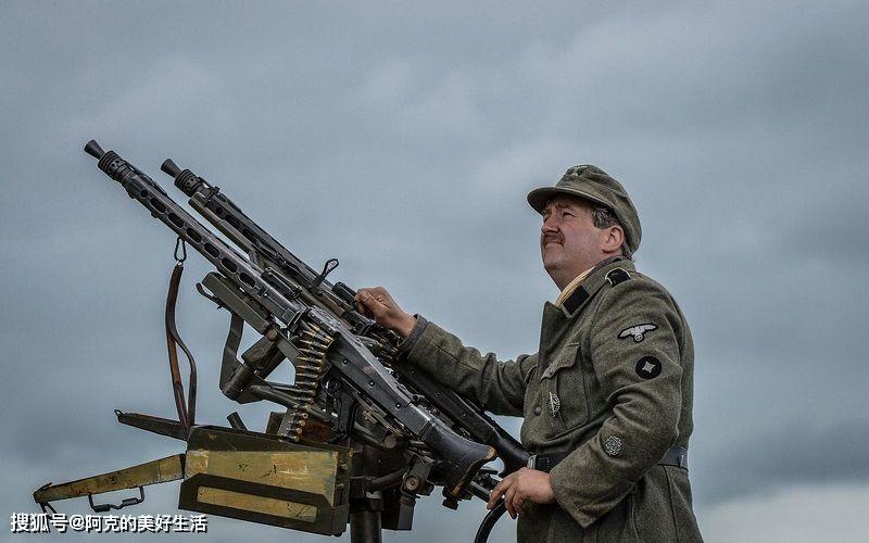 原创二战时期,德国研制出最好用的机枪,为啥现在各国都不用?