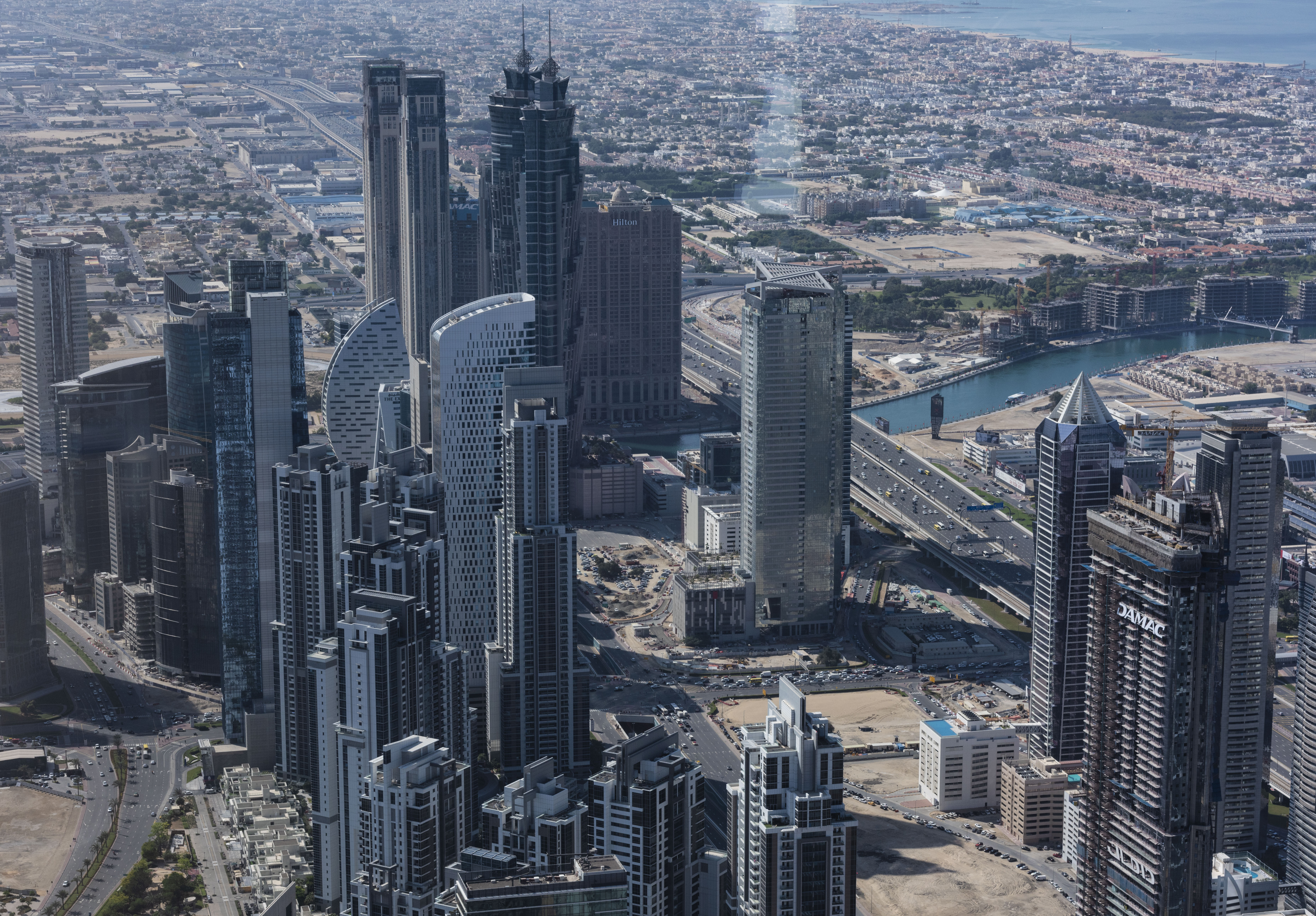 俯瞰整个迪拜的观景台,站在世界最高塔上什么