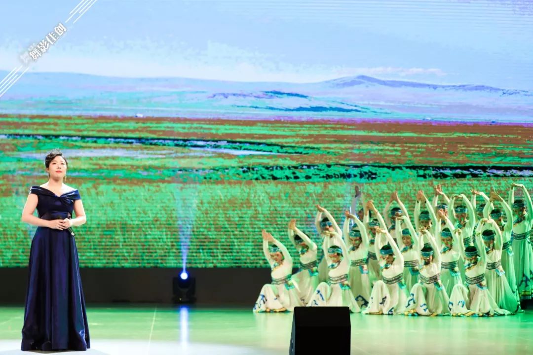 舞影图集成都翔云大河艺术学校2020届学子毕业晚会暨专业汇演