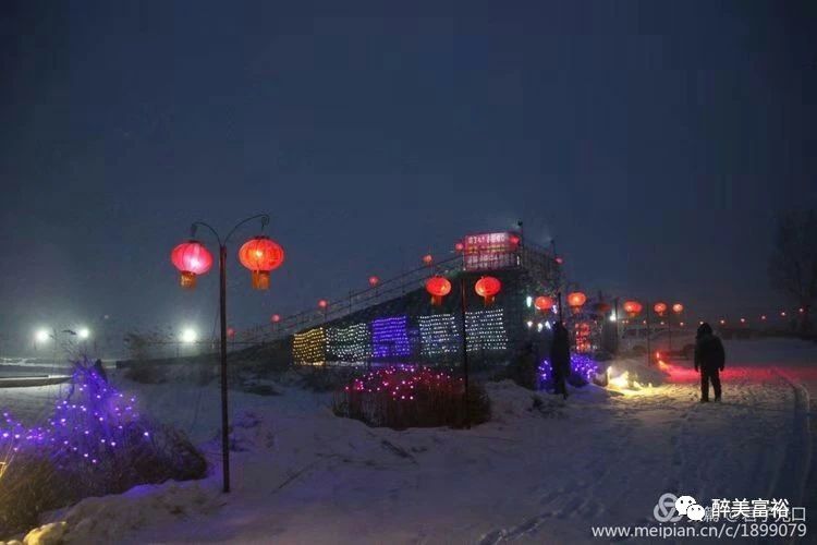 省富裕县县城西侧,距富裕火车站2公里,坐落在五一村,距齐齐哈尔65公里