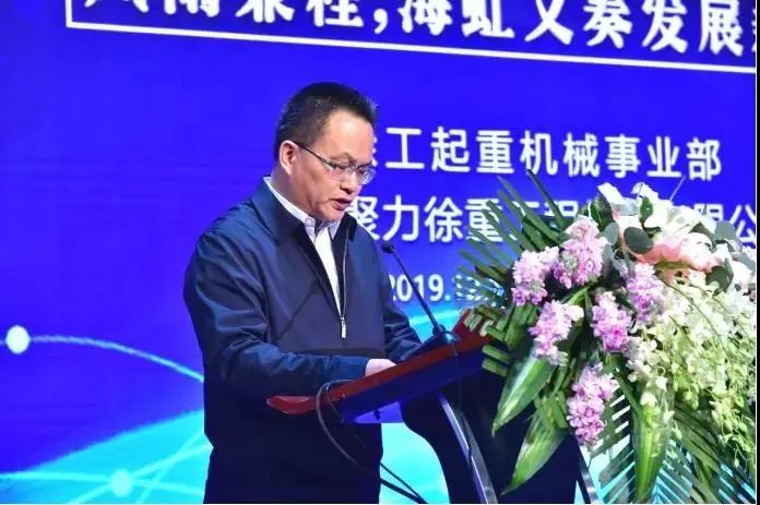千人聚焦徐工!新疆市场斩获近两亿元起重机大单!