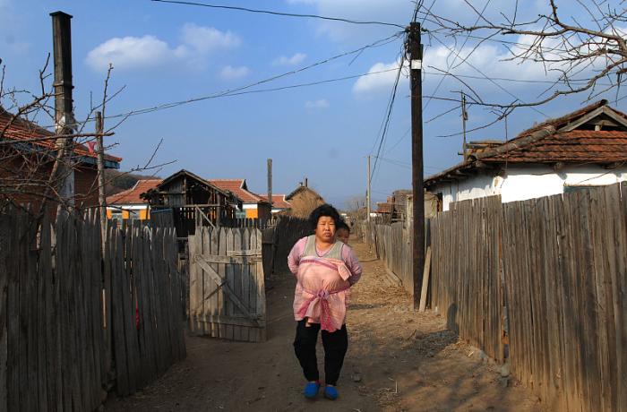 朝鲜境内,距中国最近的第四大城市新义州,里面