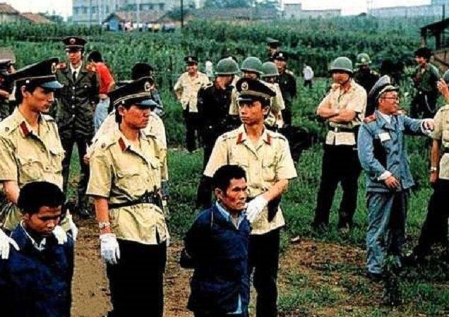 1983年严打老照片:图2犯人被押往刑场 最后一张令人胆寒