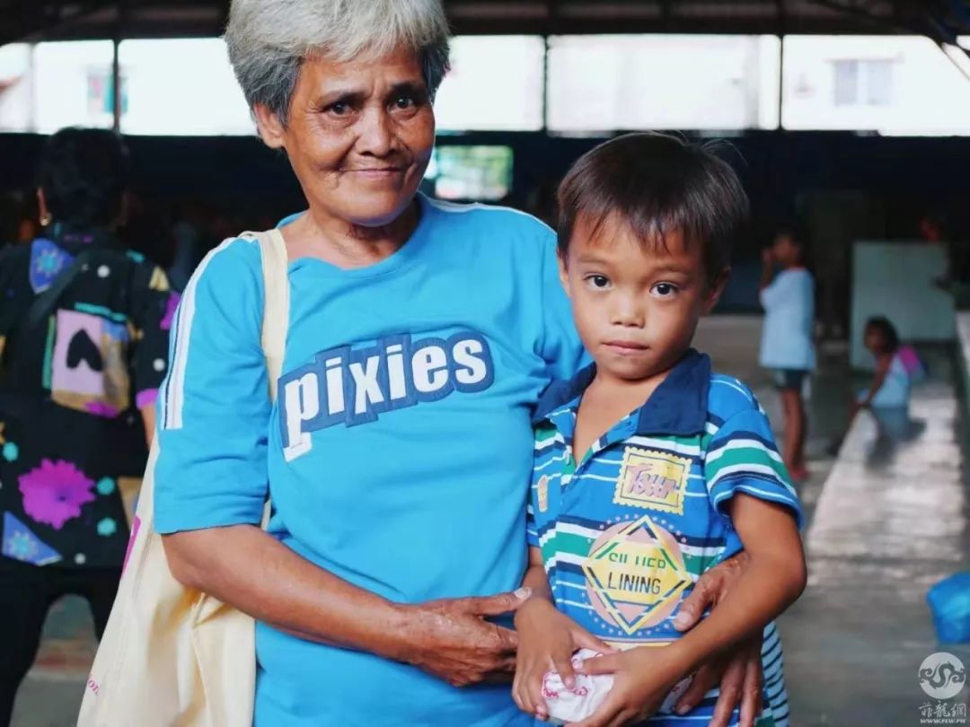 菲律宾旗袍协会12月圣诞慈善之行 马尼拉贫民