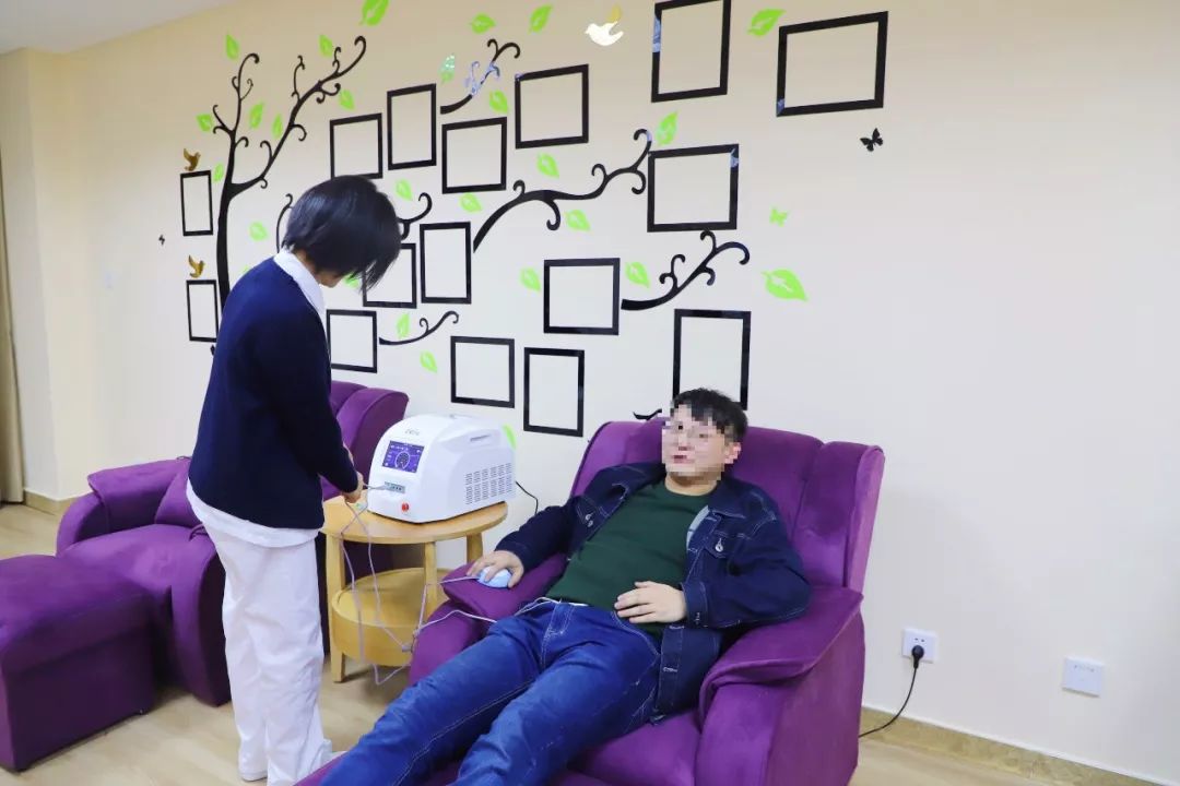 分娩体验馆新生命的诞生从来都是为人父母最兴奋的时刻,准爸爸们通过"