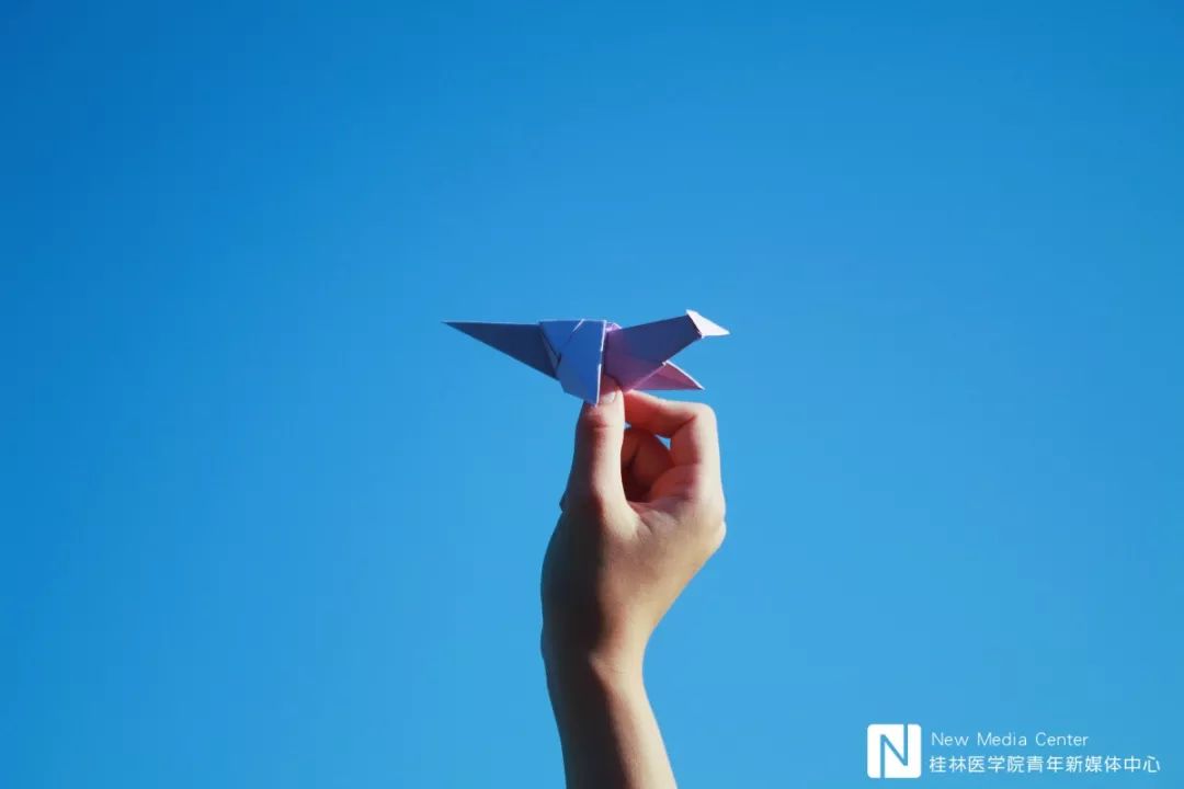 忆童年时光—纸飞机