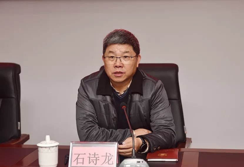 要闻区人大代表正式候选人与选民见面石诗龙出席见面会