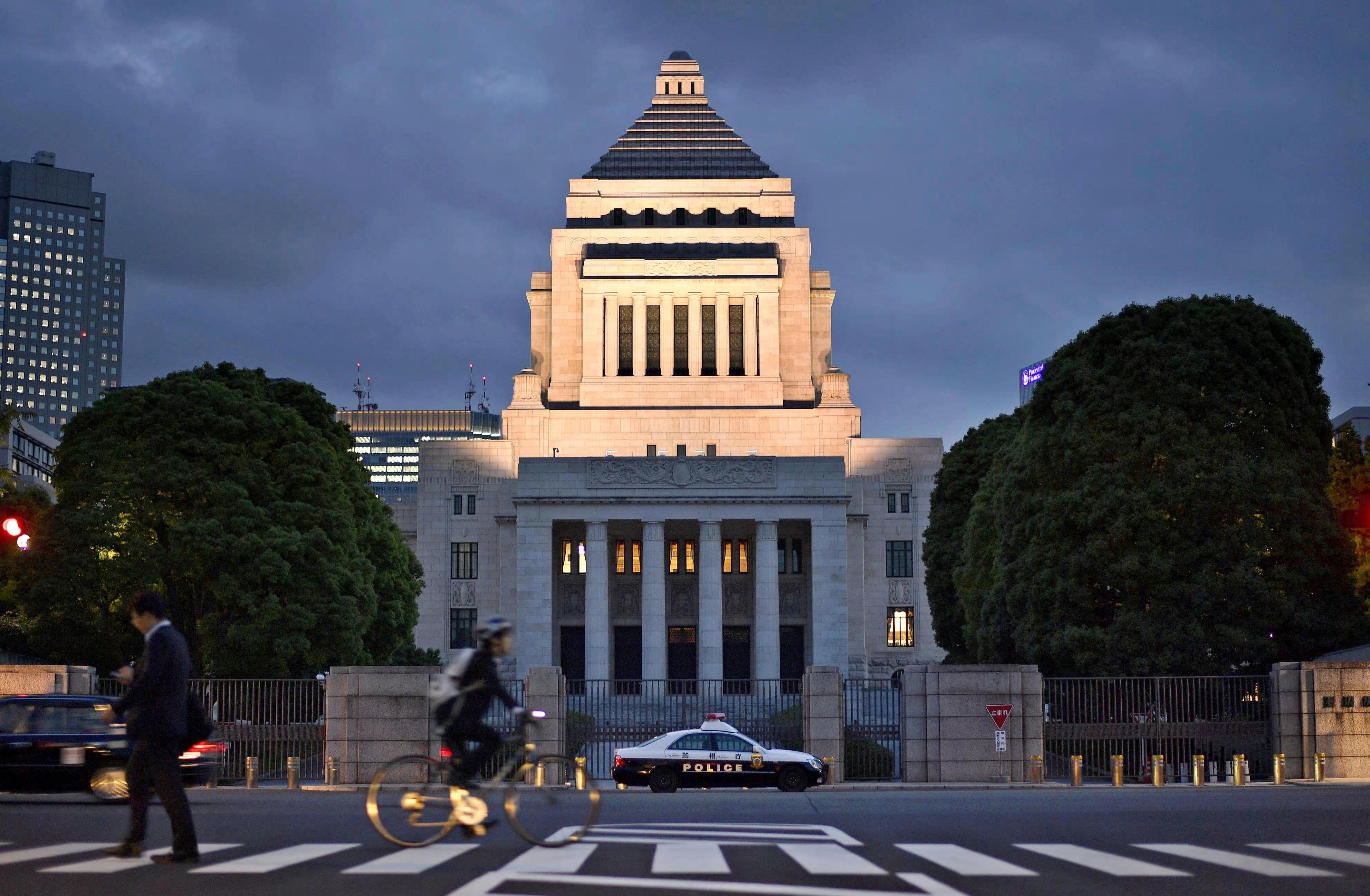 图为日本国会大厦