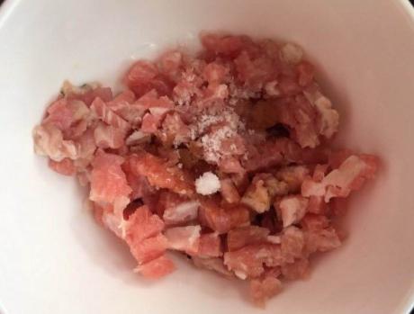 粉丝怎么做好吃不成坨 15ef6ecc600944f190faa35e448928c3.jpeg