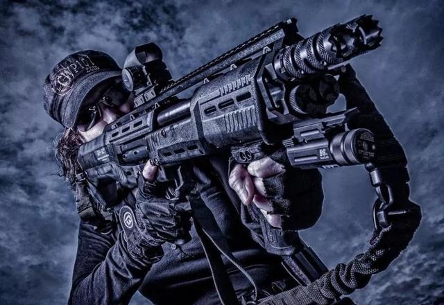 「dp-12霰弹枪图集」双管的威慑力是不是更大?