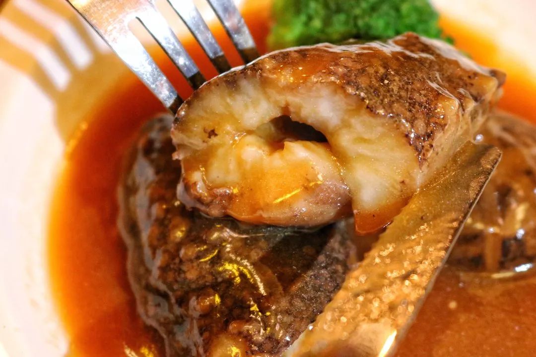 海陆空|不止撸串爽高档饭局也不在话下南美刺参、南非鲍鱼…把海陆空极品搬进一方小酒馆!五星级厨师空降