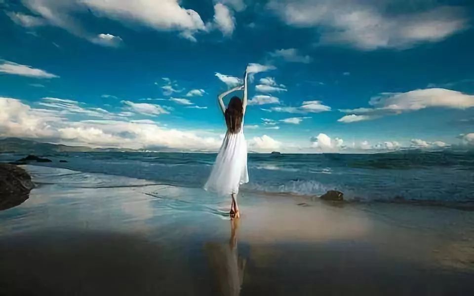 请您欣赏‖海子:面朝大海,春暖花开(含名家朗诵)