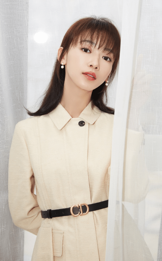 吴谨言时尚写真美图,清新靓丽,轻盈柔美_仙女