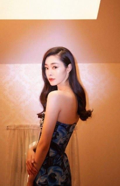 蓝色妖姬是谁扮演 94e13772872e4ad1a77f8bd14dc2b03e.jpeg