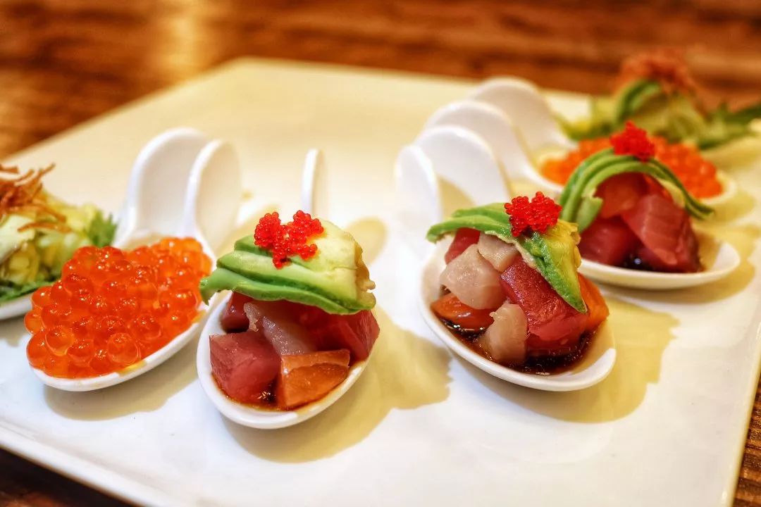 海陆空|不止撸串爽高档饭局也不在话下南美刺参、南非鲍鱼…把海陆空极品搬进一方小酒馆!五星级厨师空降