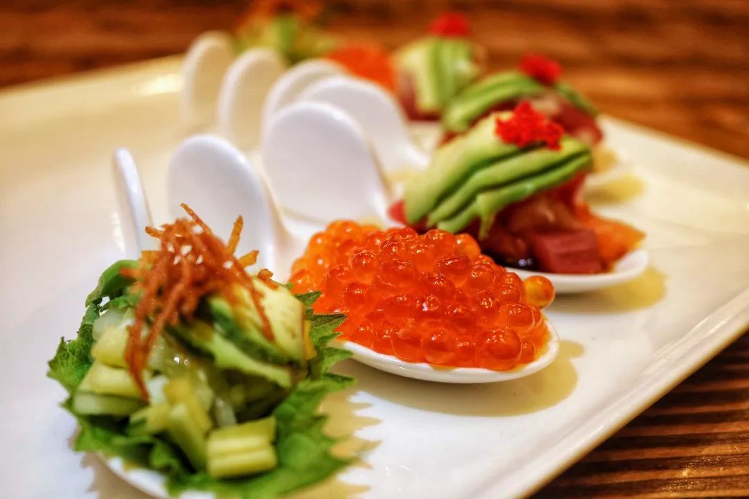 海陆空|不止撸串爽高档饭局也不在话下南美刺参、南非鲍鱼…把海陆空极品搬进一方小酒馆!五星级厨师空降