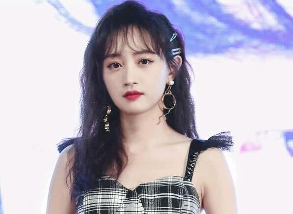 SNH48黄婷婷发文解约,微博大号被收回,小号莫名其妙被封禁 作者: 来源:金牌娱乐 SNH48黄婷婷发文解约,微博大号被收回,小号莫名其妙被封禁 作者: 来源:金牌娱乐