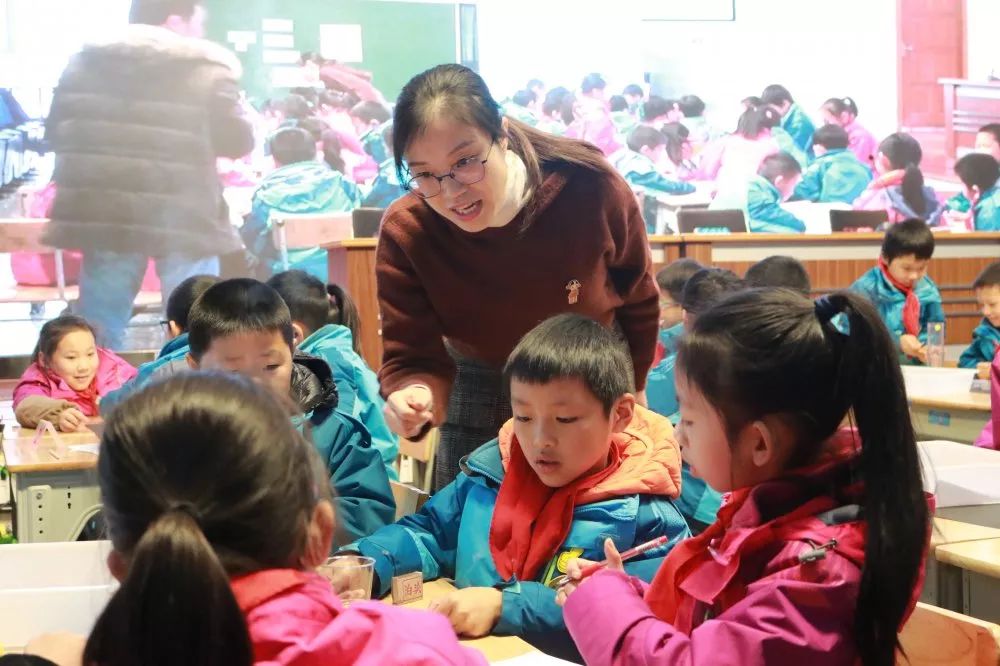 如何上好第一节小学科学课 c60194ab9de648448ecb257b053e9381.jpeg