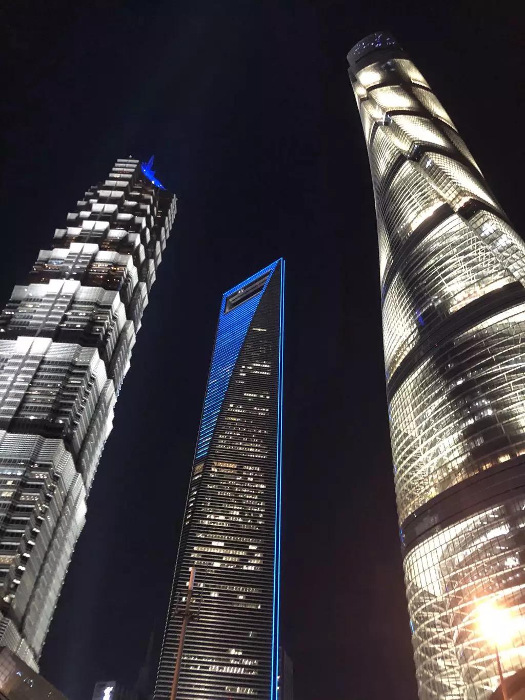 中国第一高楼，632米上海中心抗15大风的秘密 “上海慧眼”_大厦