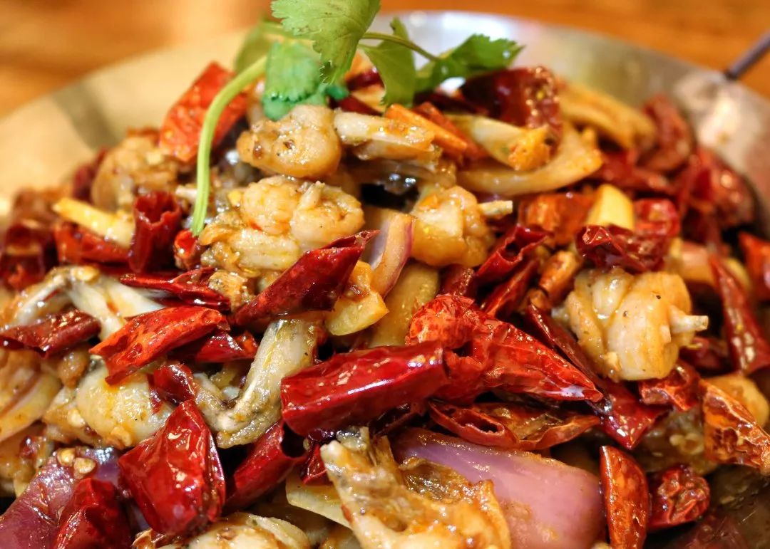 海陆空|不止撸串爽高档饭局也不在话下南美刺参、南非鲍鱼…把海陆空极品搬进一方小酒馆!五星级厨师空降