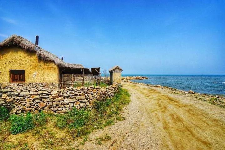 请您欣赏‖海子:面朝大海,春暖花开(含名家朗诵