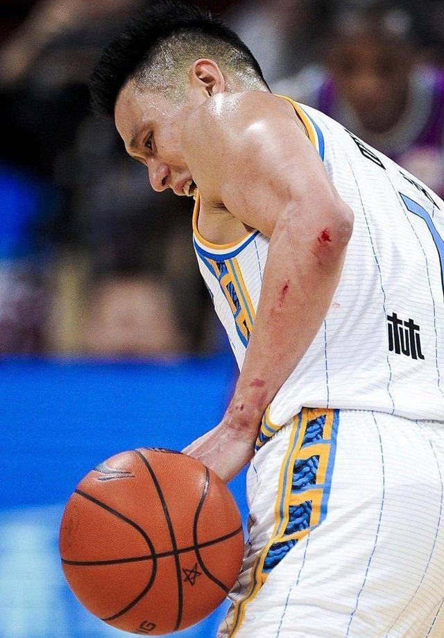 NBA季中年夜买卖清点! 张伯伦回家湖人捡状元