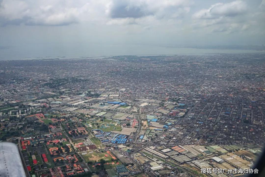 告别拥挤喧闹的港口城市拉各斯,前往尼日利亚首都阿布贾(abuja,两市