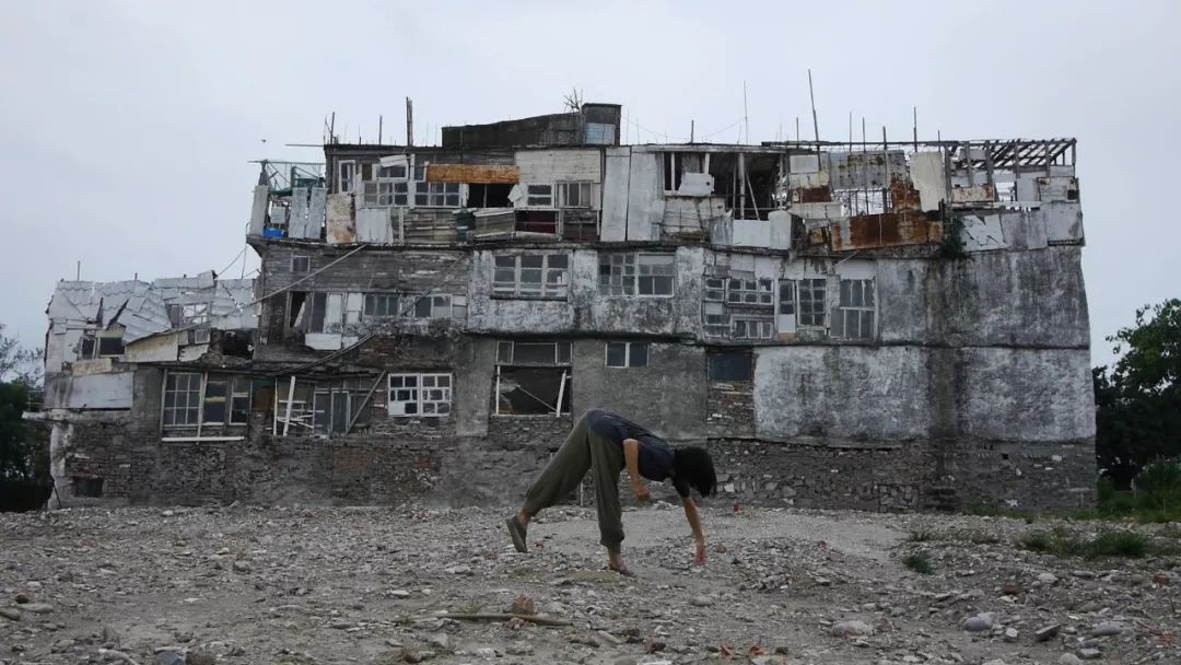身体访问计划 | 周书毅:在空坏的城市、无用的土