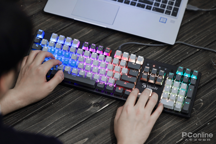 机械键盘什么轴声音又脆又响 029849e4e2ab43449eb71b7f6db59980.jpeg
