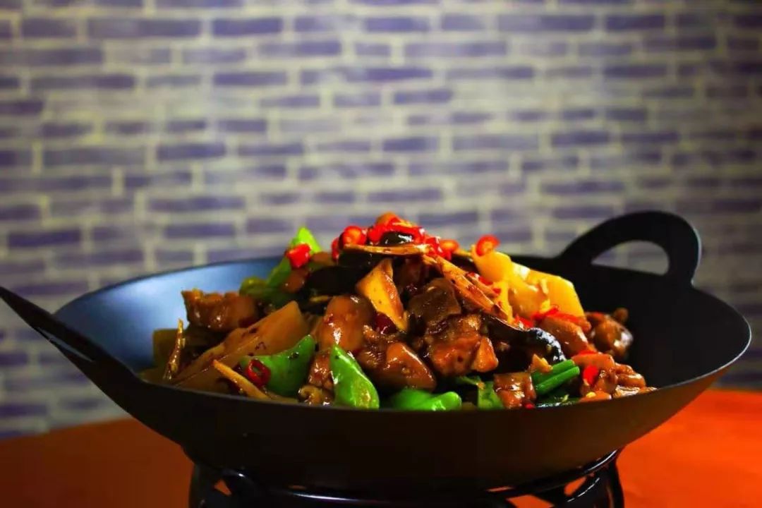 烤全鱼|新增几款特色干锅，巴适！【美食】九襄公园壹号“一城一味烤鱼”有新动作