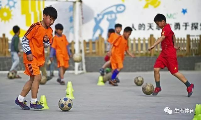 【生态体育】著名足球解说员揭露青训真实情况，校足办：打造中国