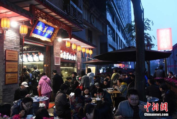 吃水饺、喝羊肉汤……你家乡的冬至习俗有哪些？