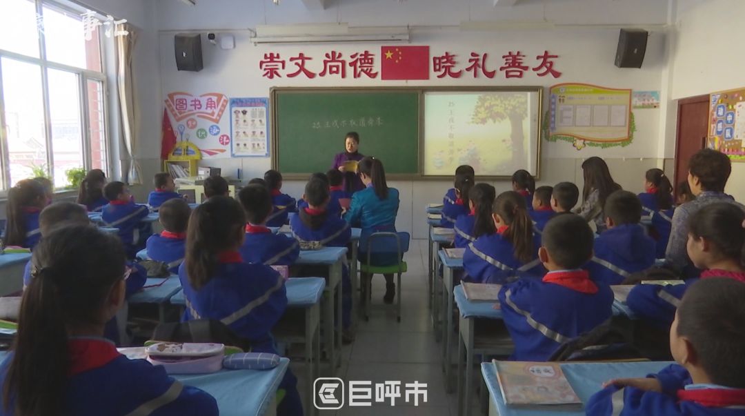 用爱感化问题家长2019年3月,安冬梅来到民族实验小学教育集团,这是一