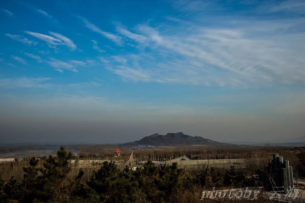 山东昌乐火山国家地质公园位于潍坊市昌乐县城南约17公里的乔山,团山