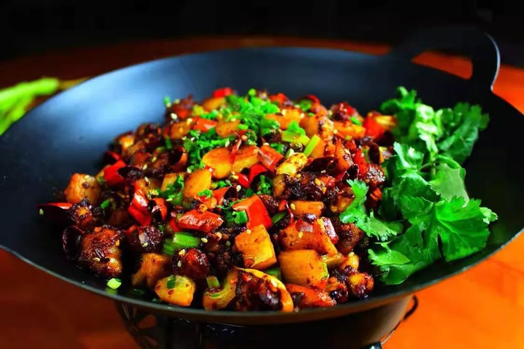 烤全鱼|新增几款特色干锅，巴适！【美食】九襄公园壹号“一城一味烤鱼”有新动作