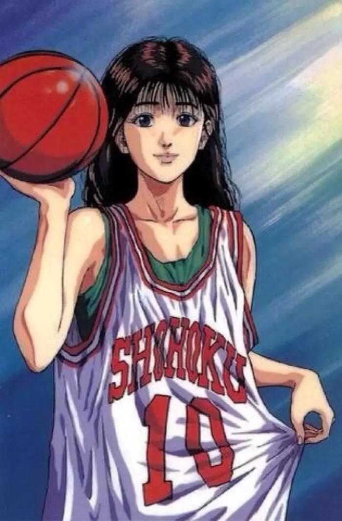 日本真人版“赤木晴子”，NBA驻队记者，她被称为“第一美臀”！_玛雅